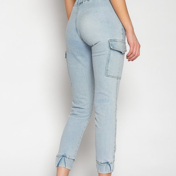 Small Almost Famous Cargo Jogger Jeans - Picture 2 of 7